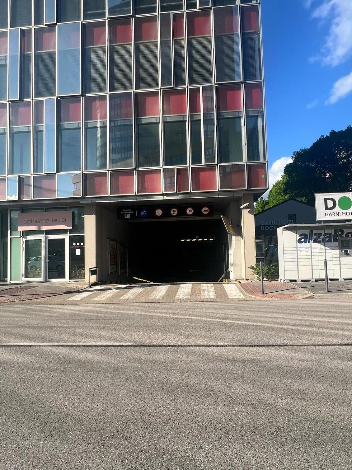 Garni Hotel Dock Bratislava Exterior foto